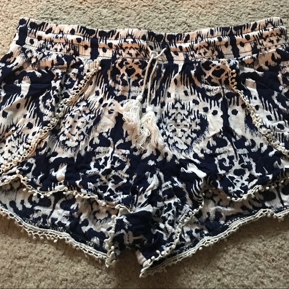 👑 (3 for $15) Rayon shorts - Picture 2 of 4